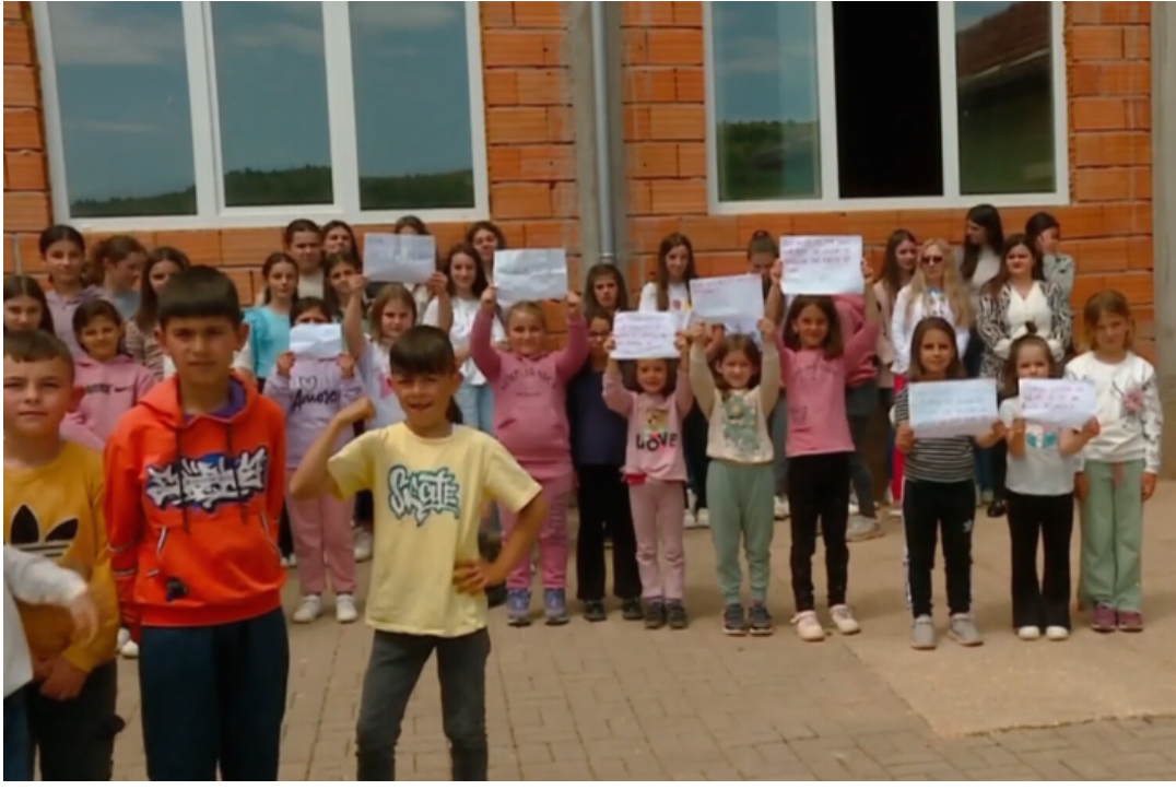 Në Nerovë të Krushevës zgjidhje për objektin shkollor nuk ka, ndërsa bojkoti i nxënësve vazhdon