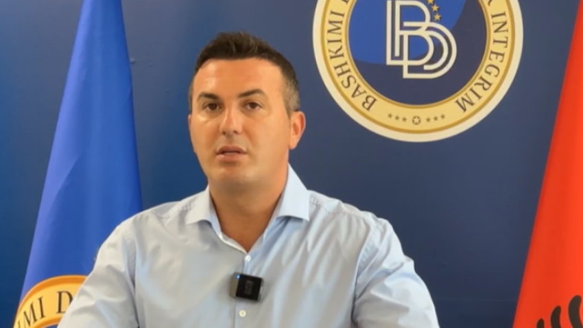 Ademi: Qeveria po cënon përfaqësimin e drejtë nëpër komuna duke e ul numrin e këshilltarëve